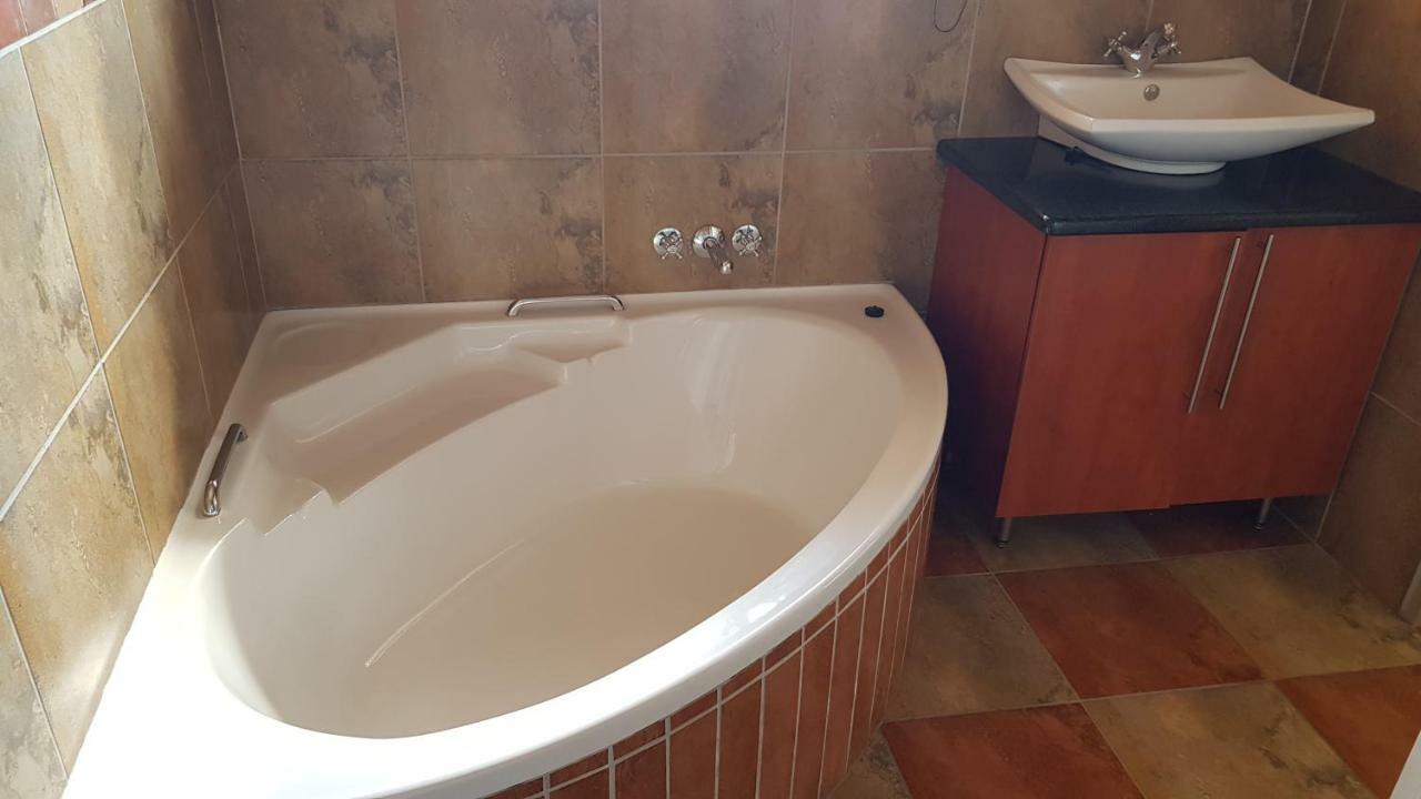 פאלאבורווה Hornbills Rest Country Home מראה חיצוני תמונה